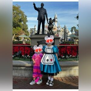 Sibling Halloween Costumes- Alice and Cheshire